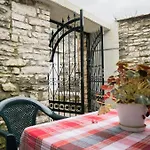 Villa Sulejmani Gasthof Gjirokastër